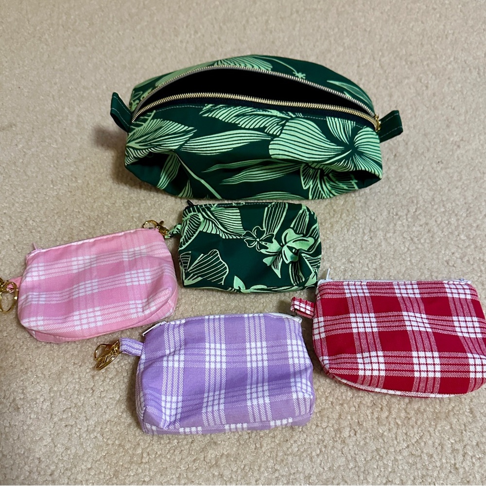 Hawaii Palaka prints and Green Floral Pouch. 
Pouch $18….Small card holder $12